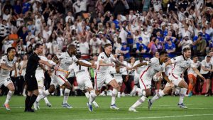 Kết quả chung kết Cúp C2 châu Âu 2021-22: Eintracht Frankfurt vô địch sau loạt luân lưu cân não - Ảnh 1
