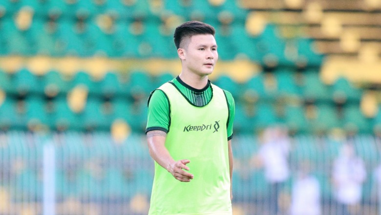 Quang Hải gây sốt khi tập luyện trong màu áo CLB Cần Thơ - Ảnh 1